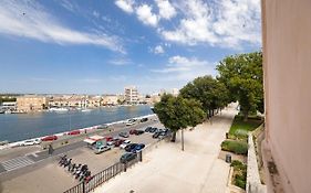 Sea Gate Apartment